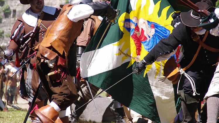 Die "Schlacht" an der Festung wogte hin und her. Fotos: Marco Meißner