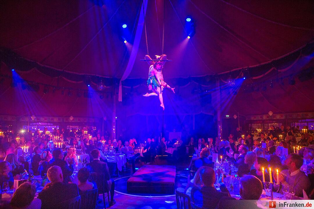 Premiere des Alexander Herrmann Palazzo in Nürnberg - Dinner-Show startet in die siebte Spielzeit