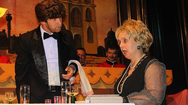 "Dinner for one" mit Annette Zeiß und Stefan Raßmann.