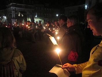 Die Nacht der offenen Kirchen fand auf dem Marktplatz ihren Abschluss.  Winfried Ehling