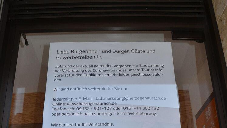 Hinweis an der Tourist-Info