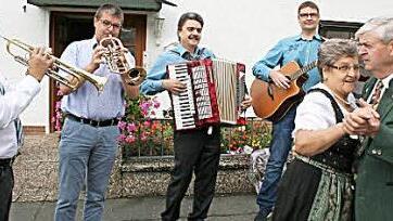 Ein Tänzchen in Ehren kann niemand verwehren. Foto: Evi Seeger