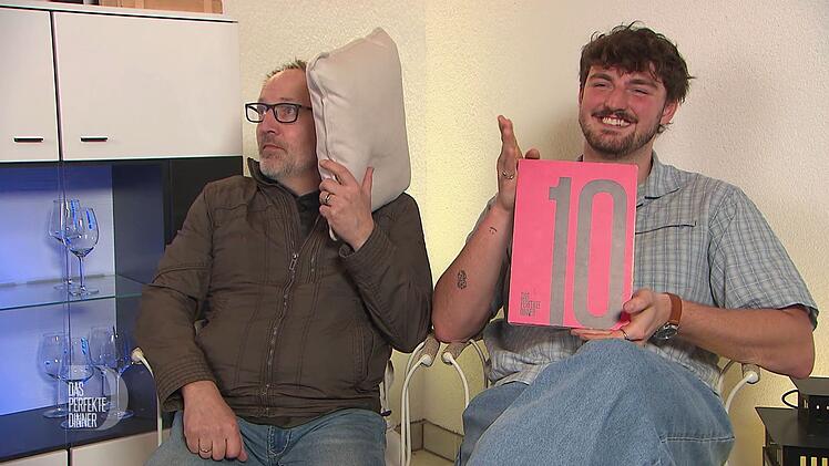 F&uuml;r ein perfektes Men&uuml; vergeben Harry (links) und David gerne 10 Punkte.