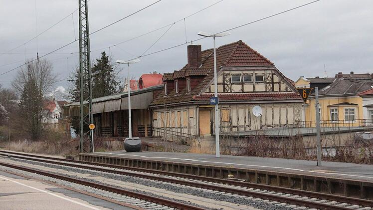 Die Stadt würde den Bereich der ehemaligen Expressguthalle gern kaufen, um dort ein Parkhaus zu errichten.