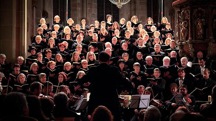 Die Kantorei Haßberge musste ihr letztes Konzert absagen. Nicht nur für die Sänger eine traurige Angelegenheit, viele Zuhörer freuen sich über die Darbietungen dieser Gruppe unter dem Dirigat von Matthias Göttemann.Archiv