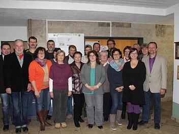 Die Kandidaten der SPD in Niederfüllbach für den Gemeinderat. Foto: Carsten Höllein