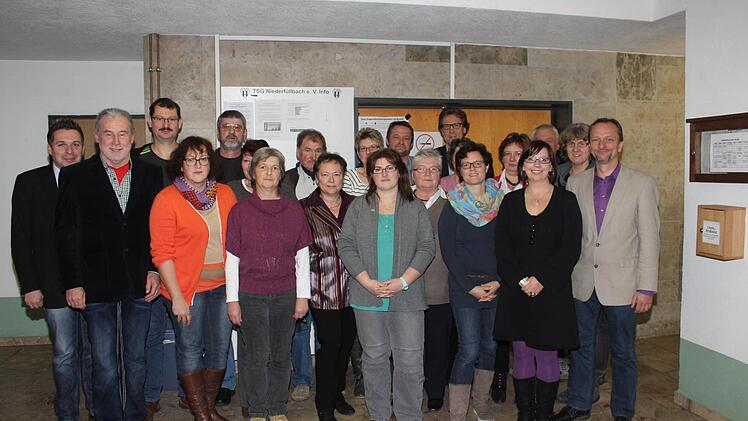 Die Kandidaten der SPD in Niederfüllbach für den Gemeinderat. Foto: Carsten Höllein