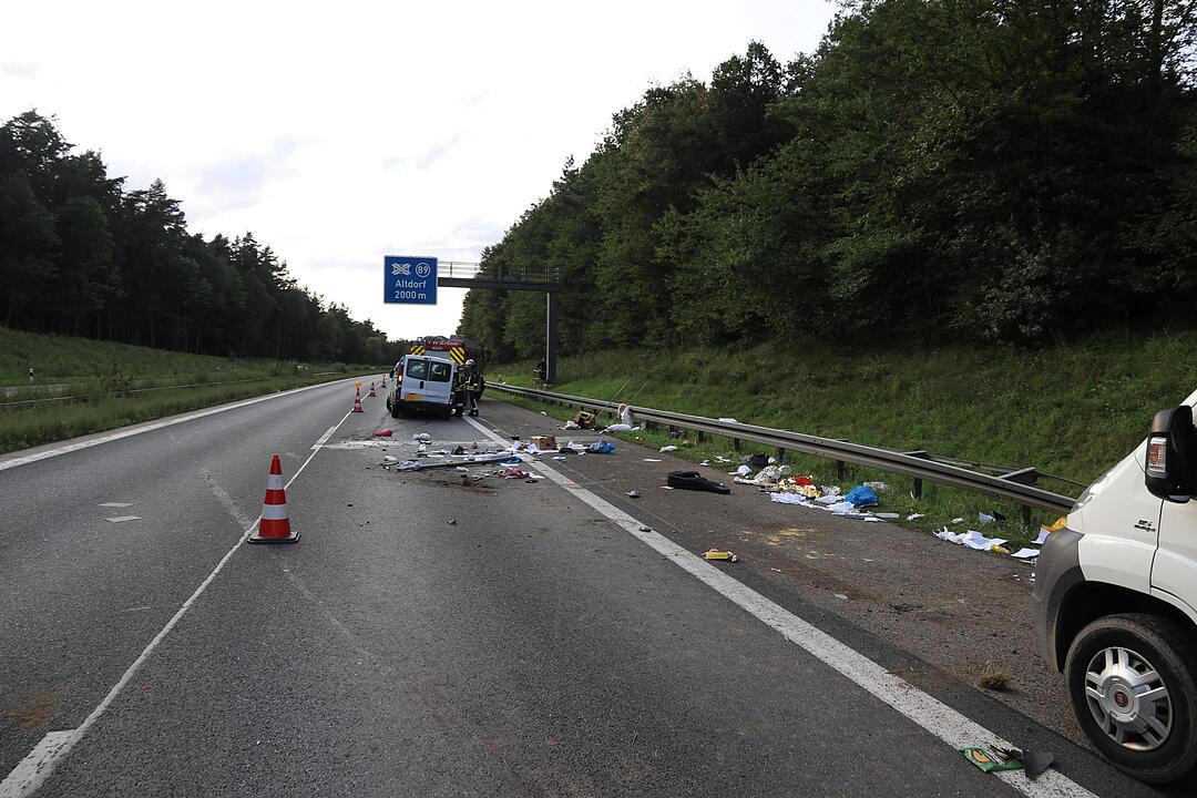 A3 bei Altdorf: 19-Jähriger aus Auto geschleudert
