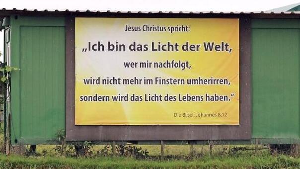 Eine Plakatwand wie in Bergleshof möchte der Stadtrat neben der Badstraße in Stadtsteinach aus verschiedenen Überlegungen nicht haben. Foto: Klaus Klaschka