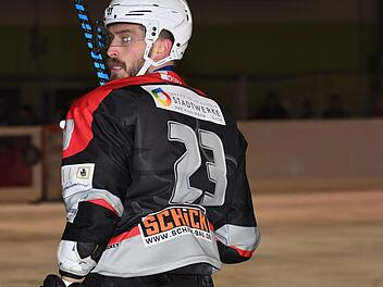 Kann auch böse schauen: Keine Angst vor den "Devils" hat Wölfe-Verteidiger Richard Adam.Hopf