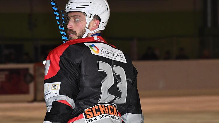 Kann auch böse schauen: Keine Angst vor den "Devils" hat Wölfe-Verteidiger Richard Adam.Hopf