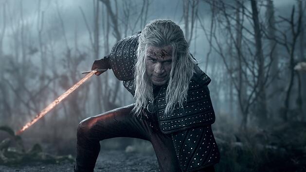 Als wäre er einem Jungbrunnen entstiegen: Geralt von Riva wird jetzt von Liam Hemsworth gespielt.