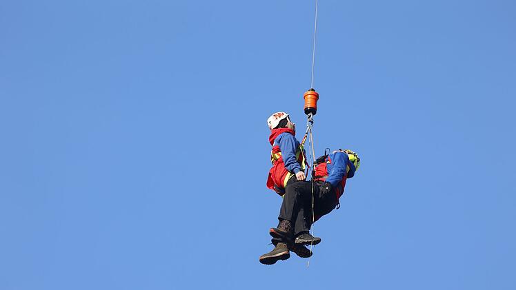 Bergwacht-Übung mit Hubschrauber