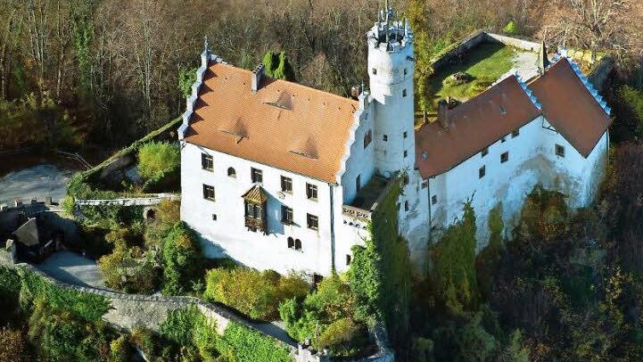 Im Osten des Landkreises ist dieses historische Gebäude ein Wahrzeichen.