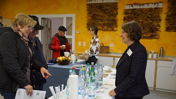 Was ist drin im Mineralwasser - und wie kommt ganz natürlich Geschmack hinein? Über "infused water" informierte  Ulrike Eigner.Sabine Weinbeer