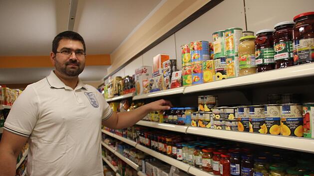 Carsten L&ouml;ffler will die Familientradition aufrechterhalten und dabei neue Wege gehen. Deshalb will er aus seinem Laden nicht nur eine Einkaufsm&ouml;glichkeit machen, sondern auch einen Treffpunkt. Veronika Schadeck