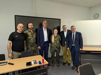 SPD-Abgeordnete zu Besuch bei Bundeswehrfachschule Veitsh&ouml;chheim