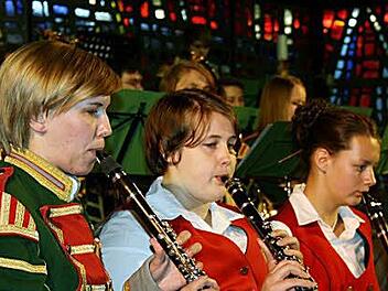 Sie gaben, ebenso wie ihre Musikerkollegen, beim Benefizkonzert ihr Bestes (von links): Anna-Carina Schultheiß, Jennifer Fröba  und  Katja Fröba. Fotos: Veronika Schadeck