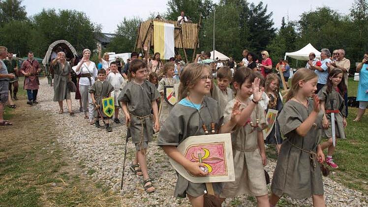 Der Zug der FriedenskinderFoto: Susanne Deuerling