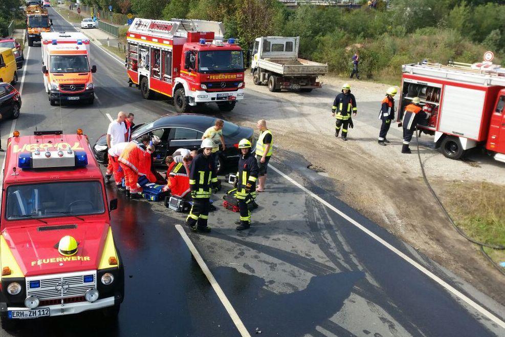 Lebensgefährlich verletzt: Frau gerät bei Baiersdorf in Gegenverkehr