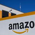 Durch die Ansiedlung in Hof w&uuml;rde in Franken ein weiterer Amazon-Standort entstehen: Berichten zufolge will der Interneth&auml;ndler im Zuliefererpark Hof-Gattendorf ein Logistikzentrum bauen. Symbolfoto: Ina Fassbender / dpa