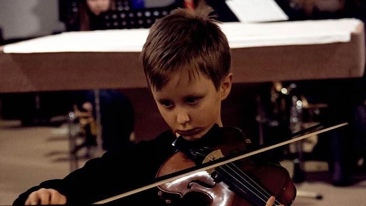 Joshua Feustel spielte Violine.