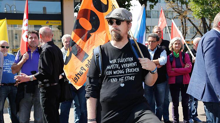 Das Bündnis gegen Rechtsextremismus trifft sich am Samstag am Bahnhof unter dem Motto: "Nazis vertreiben, Flüchtlinge bleiben!" Foto: Matthias Hoch