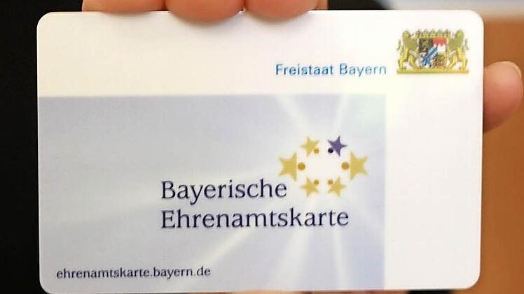 Die Ehrenamtskarte ist ein Renner im Landkreis Kulmbach: 2144 Stück wurden schon ausgegeben. Foto: Leonie Flößel