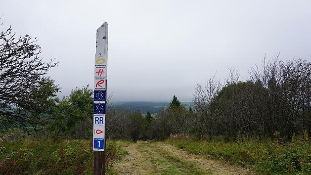 Der Rh&ouml;nklub leistet mit der Markierung der Wanderwege f&uuml;r die Region einen gro&szlig;en und wertvollen Beitrag. Unklare Zust&auml;ndigkeiten mit anderen Organisationen gilt es zu kl&auml;ren.