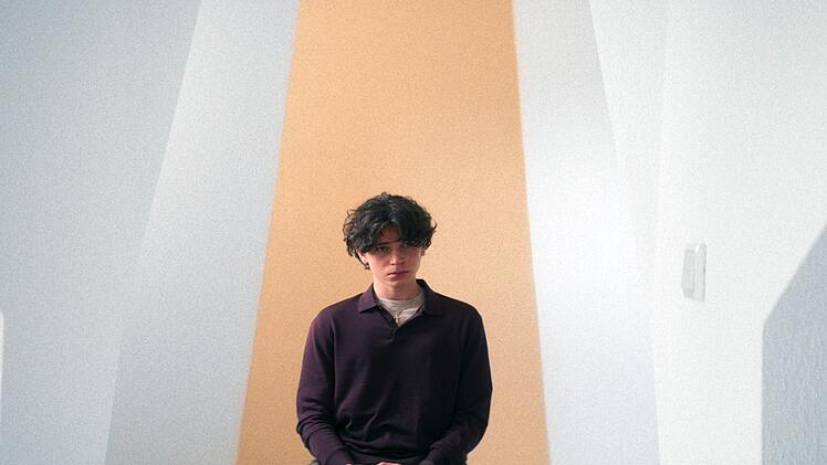 Timotheus (Serafin Mishiev) hegt Gefühle für seinen Freund Jonas.