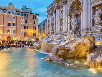 Beautiful Trevi fountain at evening, Rome, Italy  Der wundersch&ouml;ne Trevi-Brunnen am Abend, Rom, Italien