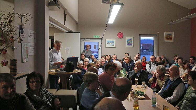 Vortrag von Werner Ziegert  Foto: Schaar