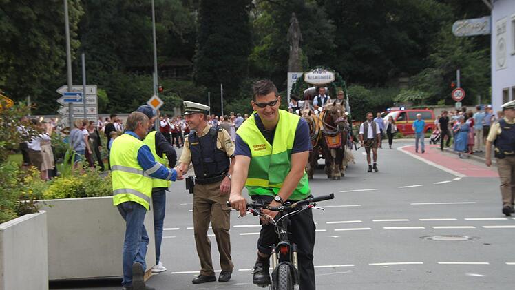 Feuerwehr-Einsatzleiter Thomas Limmer fuhr mit dem Rad.
