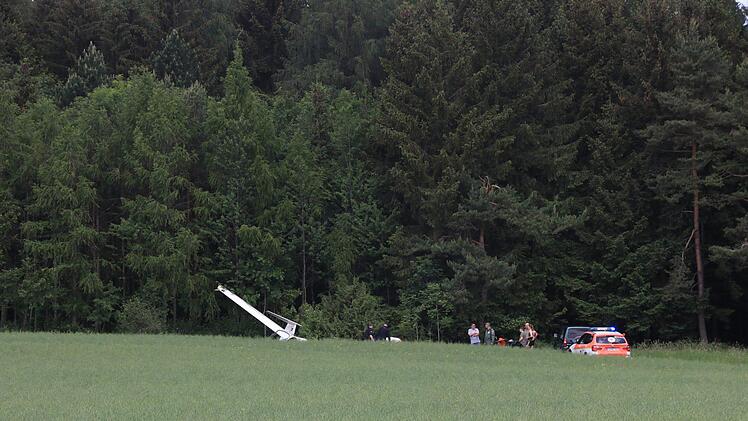 Im Landkreis Bamberg ist am Sonntag ein Segelflugzeug abgestürzt.  Foto: News5 / Merzbach