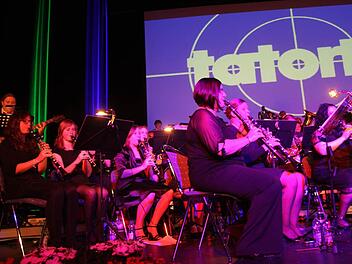 "Tatort" Stadthalle: Das Sinfonische Blasorchester Kasendorf präsentierte sich bei der Mai-Musica in Bestform. Fotos: Sonja Adam