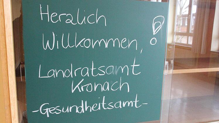 Begrüßungstafel in einem der leeren Klassenzimmer Fotos: Friedwald Schedel