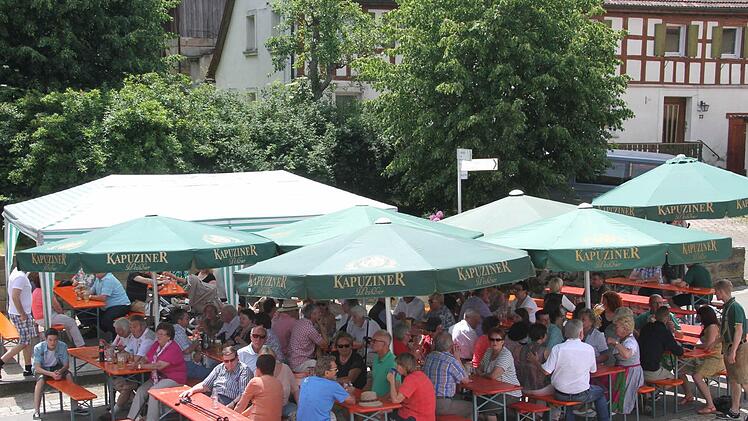 Nicht nur Peestener kamen, sondern Menschen aus der gesamten Region. Foto: Sonja Adam