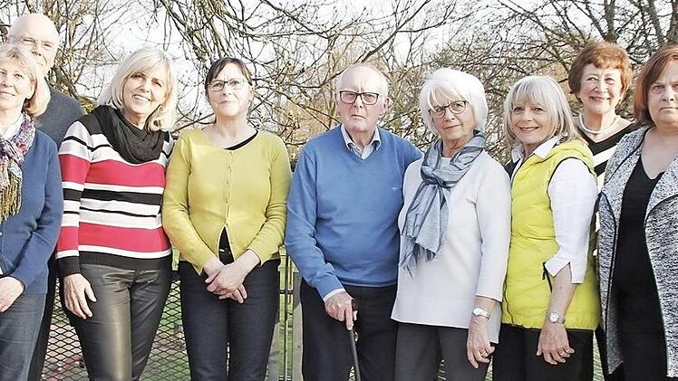 Seit 40 Jahren sind diese Damen und Herren dem Schwimmverein treu.