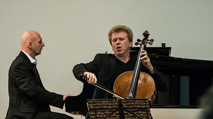 Der Cellist Michal Kanka und der Pianist Jaromir Klepác gastierten in Coburg.Foto: Jochen Berger