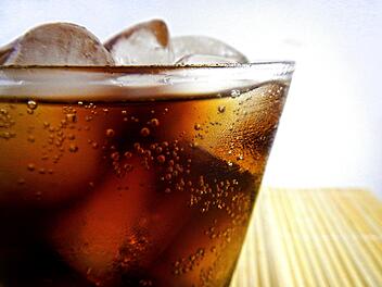 Die süßen Limonaden sind beliebt, vor allem in der Light-Version. Aber wie gesund sind die Diät-Drinks wirklich?