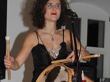 Mit der argentinischen Bomba Leguero begleitete sich Clementina Culzoni selbst. Foto: Sonja Adam