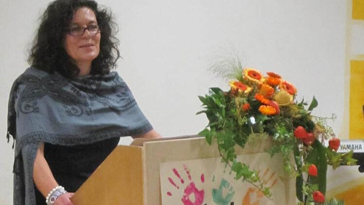 Sabine Kreil freute sich bei ihrer Antrittsrede, Rektorin einer "Schule zu sein, "die auf ihre Arbeit stolz sein kann". Foto: Oswald Türbl