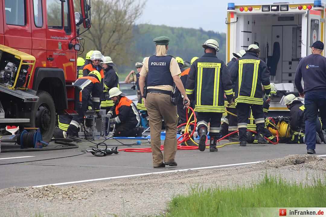 Ansbach: Fahranfänger kracht in Bagger