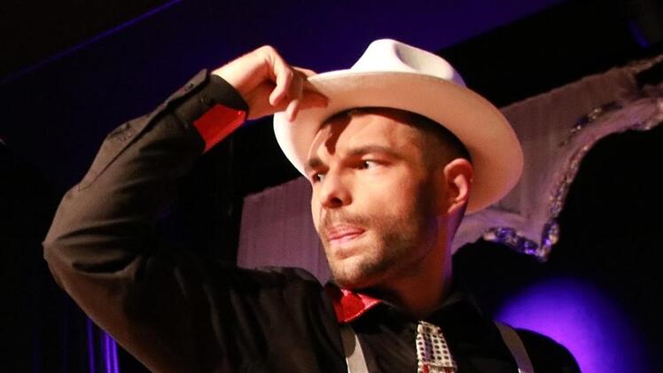 Das Männerballett mit dem Schautanz "Diamantenfieber". Foto: Jürgen Gärtner