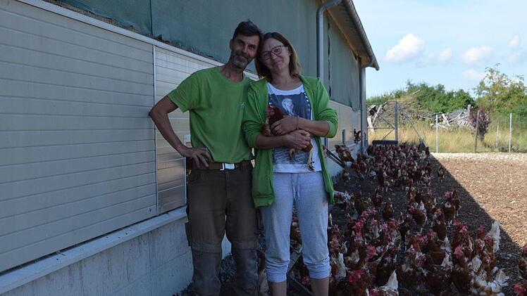 Detlef Heß und Mandy Hecht lieben ihre Tiere und ihren Hof. Foto: Gabi Bertram