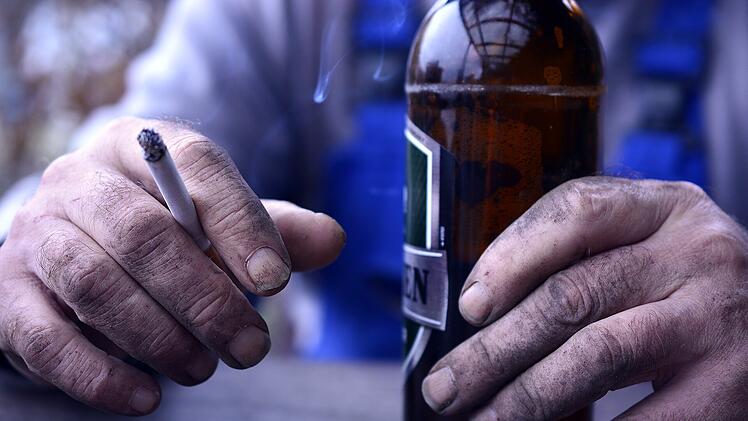 Spanien: Elektriker trinkt während der Arbeit literweise Bier