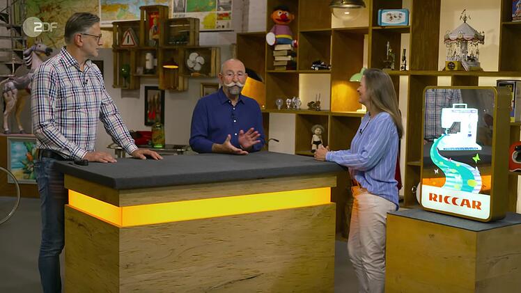 Horst Lichter atmete auf: "Gott sei Dank macht das Ger&auml;t keine Ger&auml;usche. Die meisten machen ja immer Bling, Bling, Ding, Ding." Lichter vermutet wohl, es handele sich um einen Spielautomaten. Detlev K&uuml;mmel schmunzelte allwissend, denn er wusste auch: "Geld kommt auch nie raus. Das ist das Doofe." War es wohl doch kein Spielautomat?