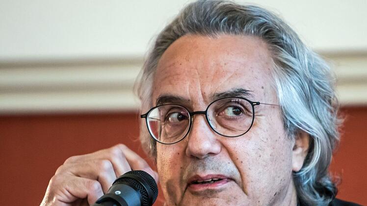 Bestseller-Autor Friedrich Ani gestaltete den Abschluss des Literatur-Festivals "Coburg liest".Foto: Jochen Berger