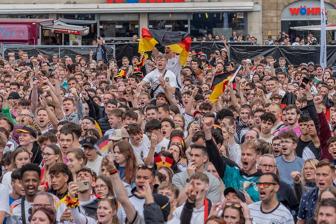 Bamberg feiert ausgelassen den Sieg der Nationalmannschaft auf Fanmeile