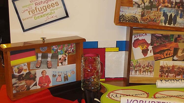 Ausstellung an der Gottfried-Neukam-Mittelschule Kronach. Foto: Heike Schülein